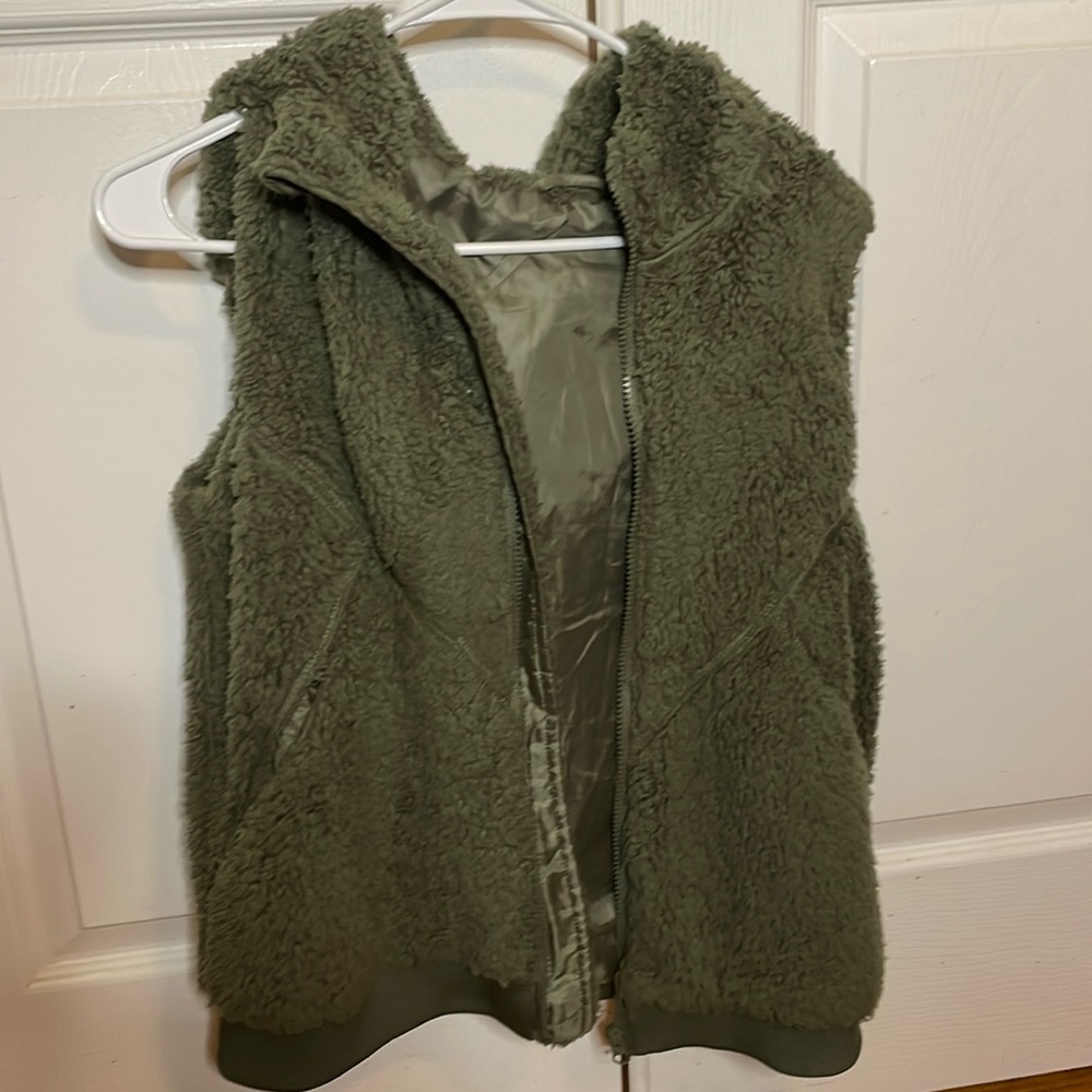 ZYIA vest